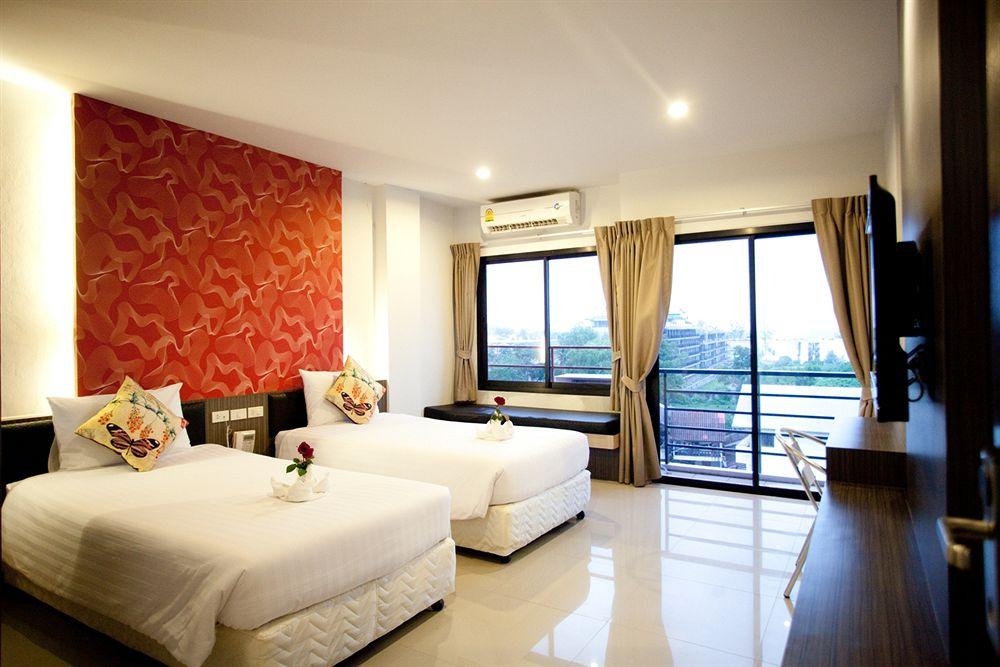 Chill Patong Hotel Buitenkant foto