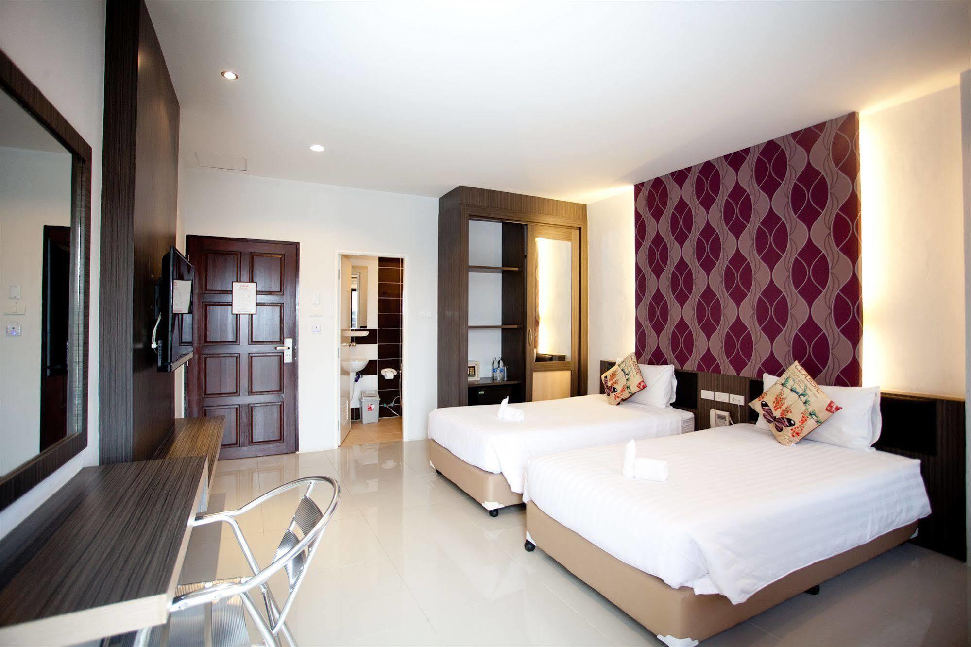 Chill Patong Hotel Buitenkant foto