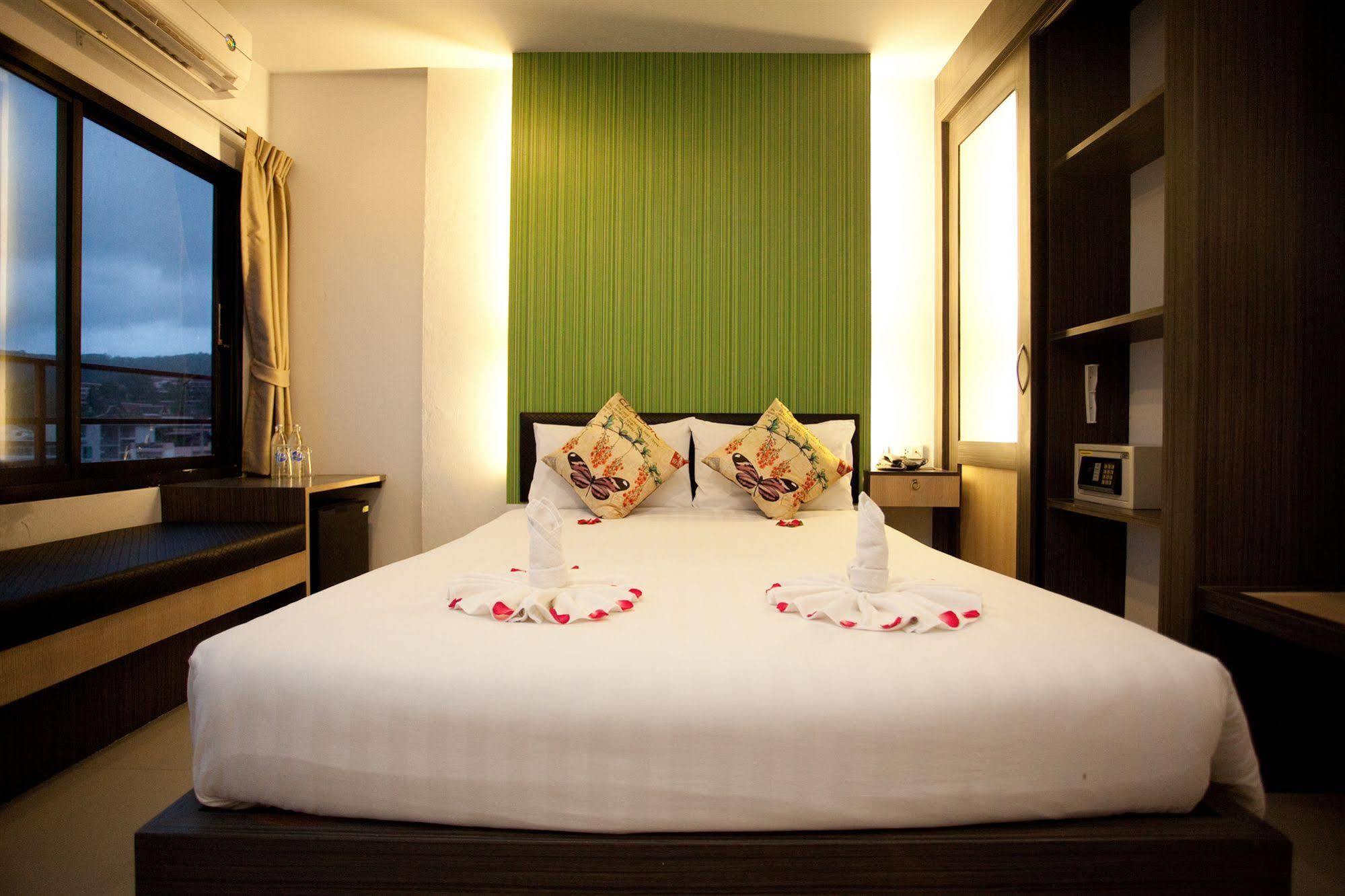 Chill Patong Hotel Buitenkant foto