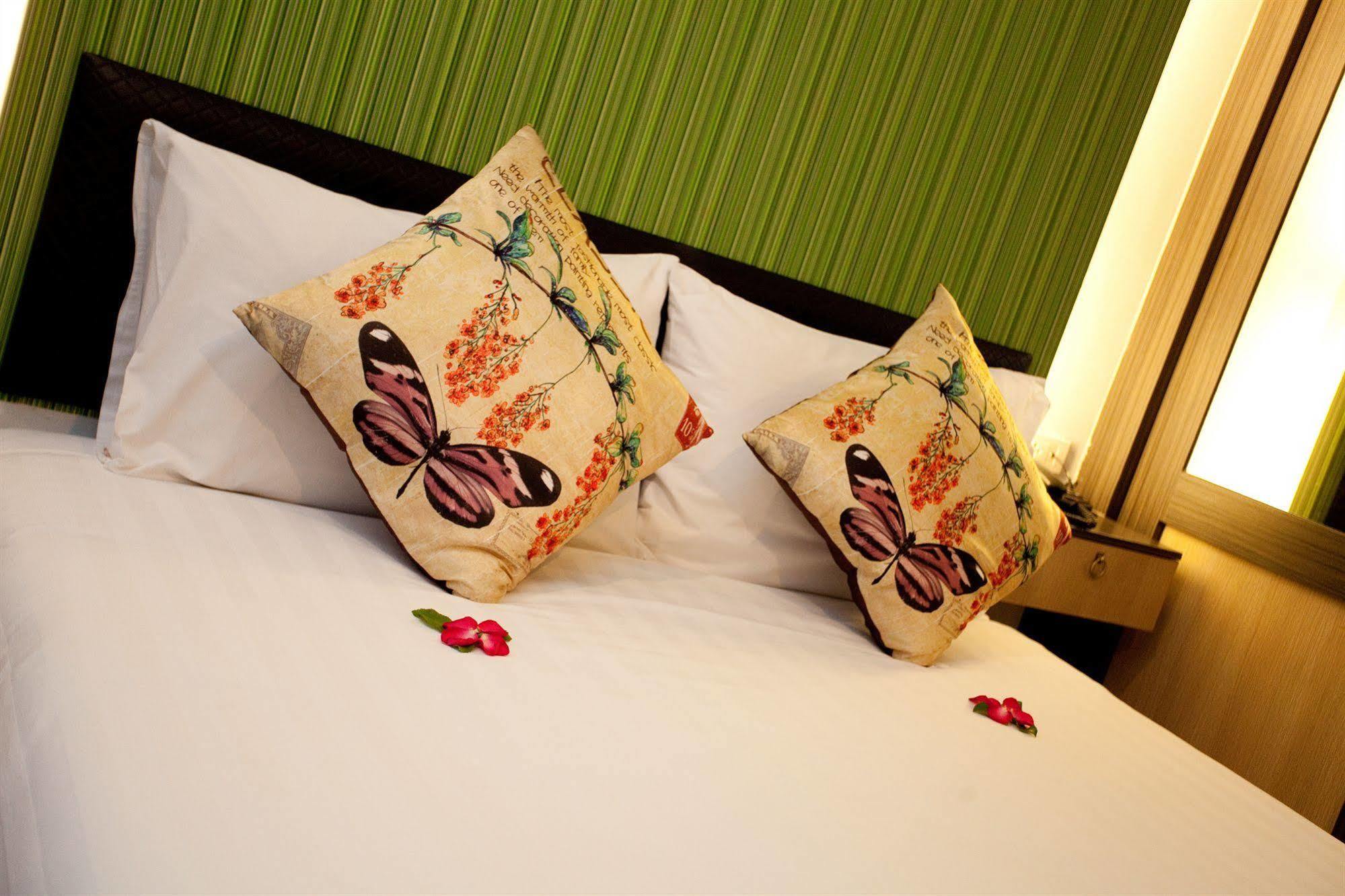 Chill Patong Hotel Buitenkant foto